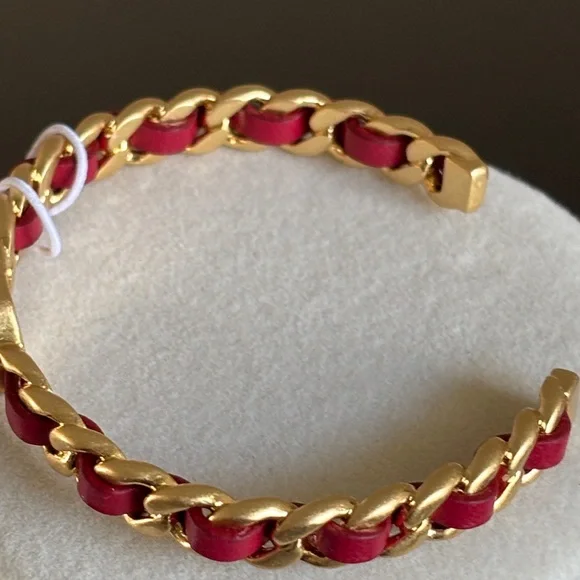 ⚜️Tory Burch Luxurious Gold and Red Bracelet ⚜️ - Picture 6 of 7